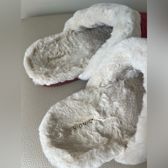 Vionic Josephine Faux Fur Quilted Dusty Cedar Red Puffer Slippers Size 10 - Picture 9 of 11